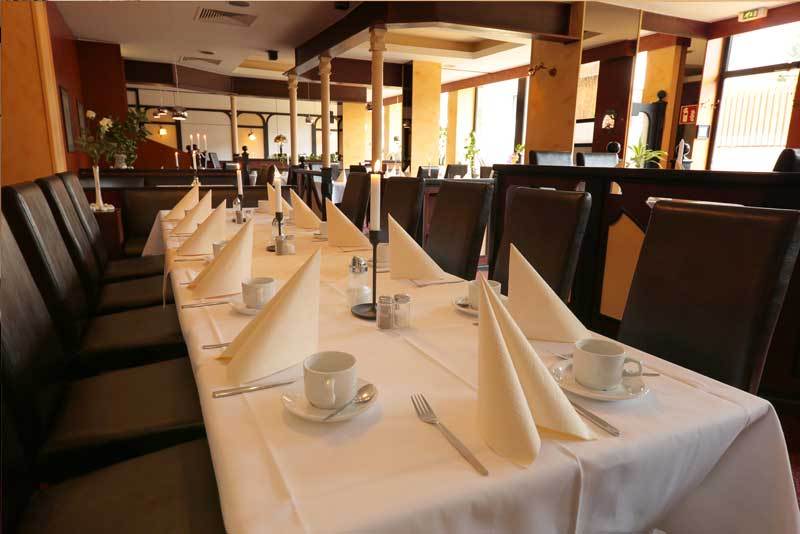 Gedeckter Tisch im Restaurant
